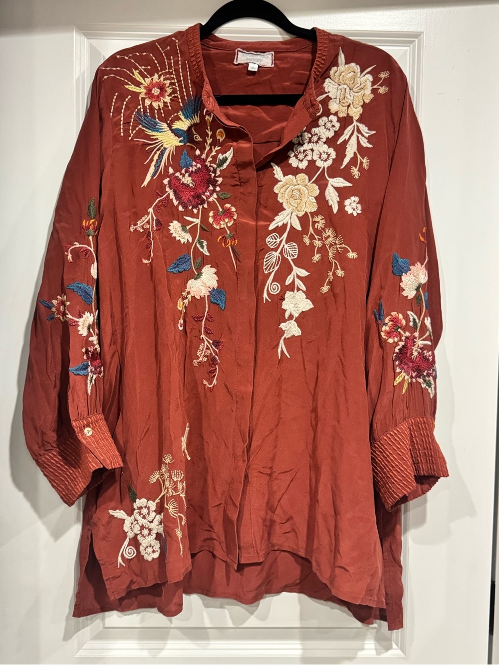 JOHNNY WAS 100% SILK TOP WITH EMBROIDERY